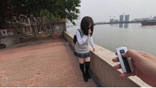 変な呼吸をする女
